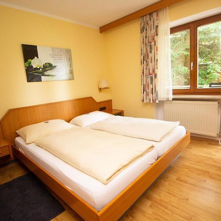 Hotel Am Wald Оттобрунн Экстерьер фото