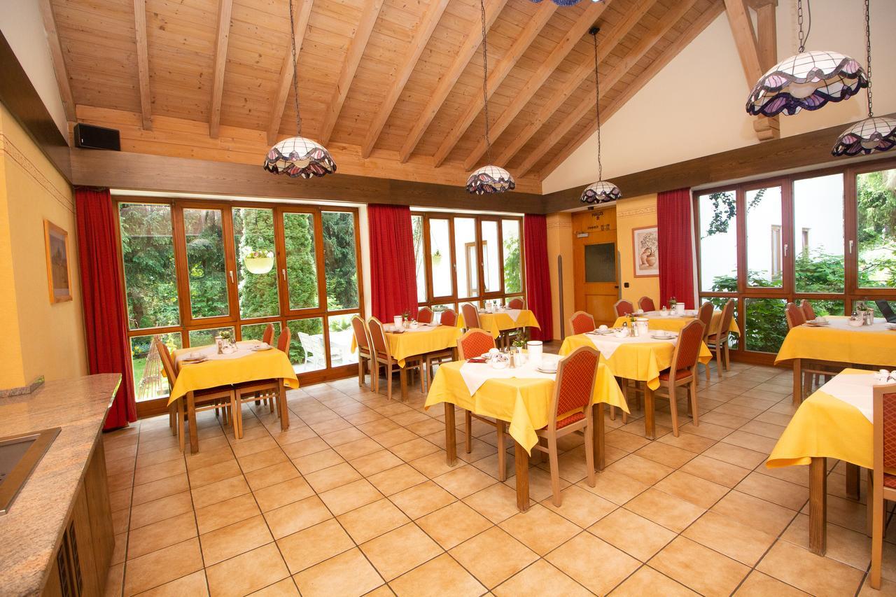 Hotel Am Wald Оттобрунн Экстерьер фото